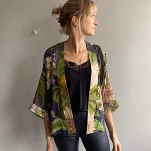 One Hundred Stars Short Kimono - Lightweight and one size